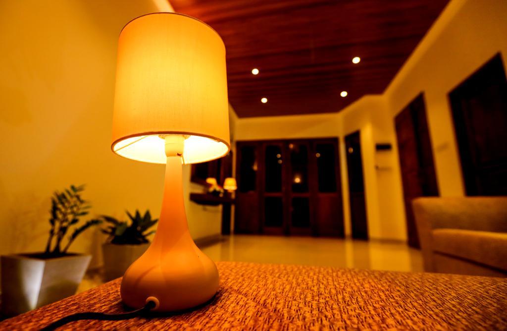 Travellers Home キャンディー エクステリア 写真
